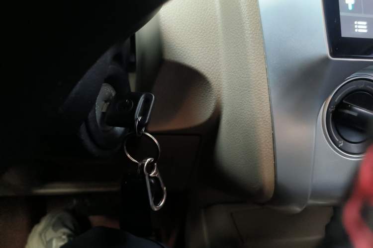 Used Venucia R50 2014 1.6L Automatic Splendid Edition