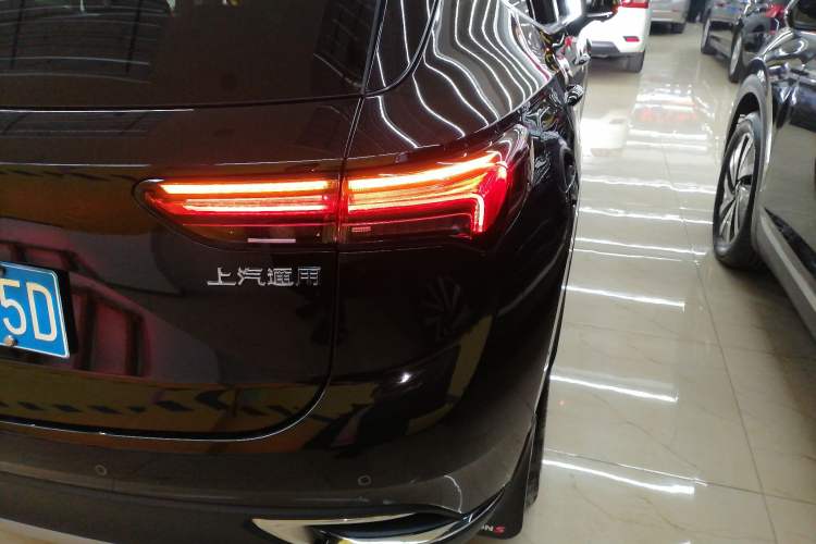 Used Buick Envision 2023 Encore S 552T Two-Wheel Drive Luxury Model
