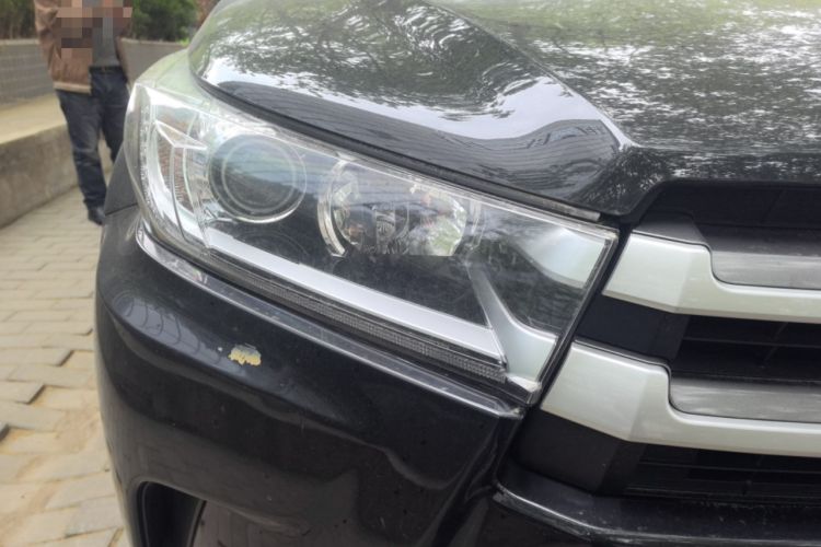 Used Toyota Highlander 2018 2.0T Four-Wheel Drive Prestige Version 7 Seats China V Emission Standard Right Front Headlight