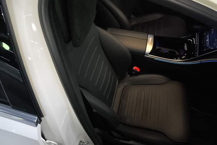 Used Mercedes-Benz C-Class New Energy 2025 C 350 eL Right Front Seat