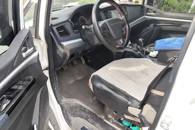 Used FORTHING Lingzhi 2022 M5 1.6L Practical 7-Seater Driver Seat