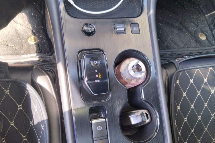 Used Nissan Sylphy 2023 Super Hybrid Electric Drive Super Smart Connectivity Plus Gear Lever