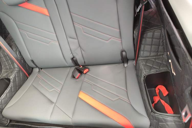 Used Chery New Energy Boundless Pro 2022 301km "Divine Beast" Version with Lithium Iron Phosphate Left Rear Seat