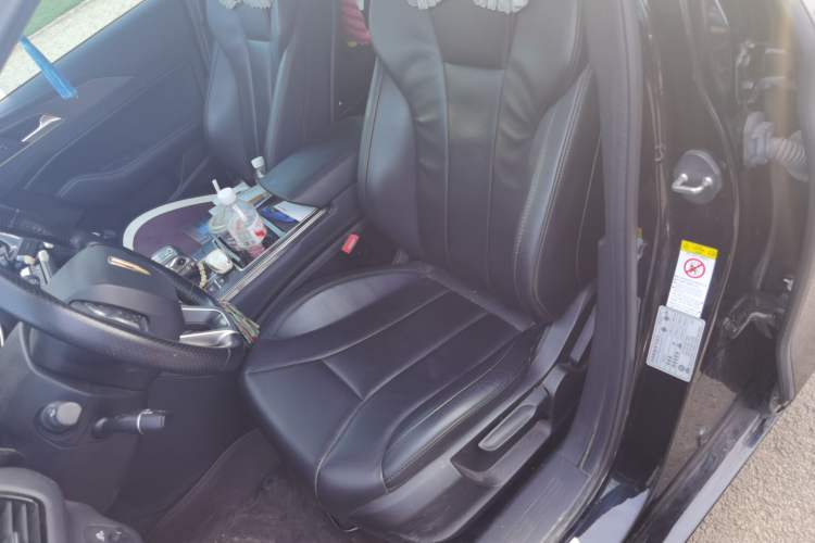 Used Hongqi H5 2020 1.5T DCT Flagship Edition Left Front Seat