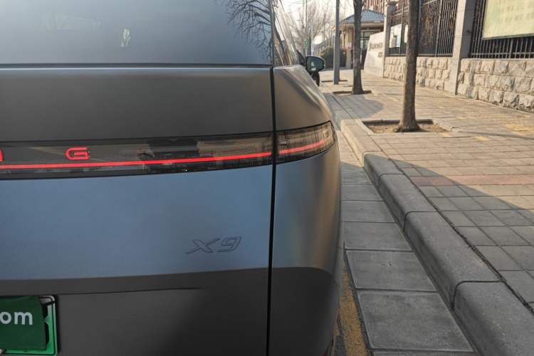 Used XPeng X9 2025 740 Ultra-Long Range Max
