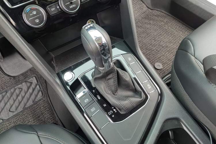 Used Volkswagen Tharu 2020 280TSI Two-Wheel Drive Comfort Edition China VI Standard Gear Lever