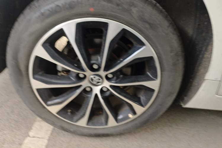 Used Toyota Avalon 2022 Dual-Engine 2.5L Luxury Edition Right Rear Wheel Hub