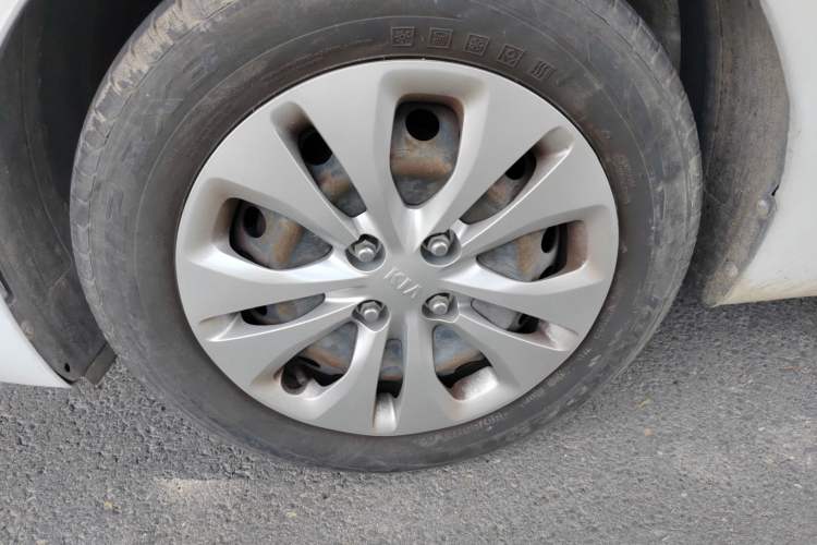 Used Kia K2 2017 Sedan 1.4L Automatic GLS Right Front Wheel Hub
