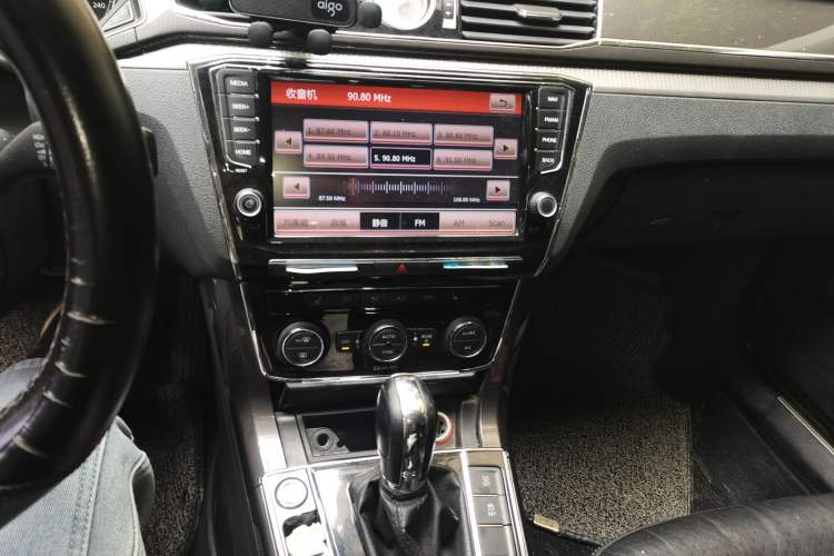 Used Volkswagen Passat 2016 330TSI DSG Prestige Edition Audio And AC Panel