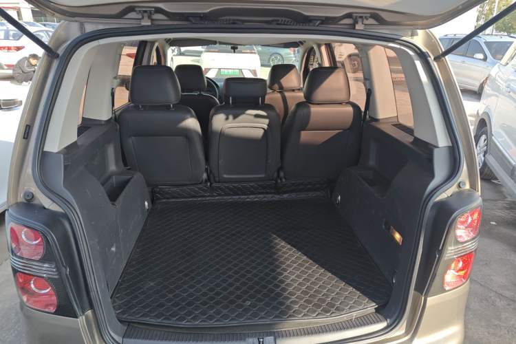 Used Volkswagen Touran 2014 1.4T DSG 30th Anniversary Edition
