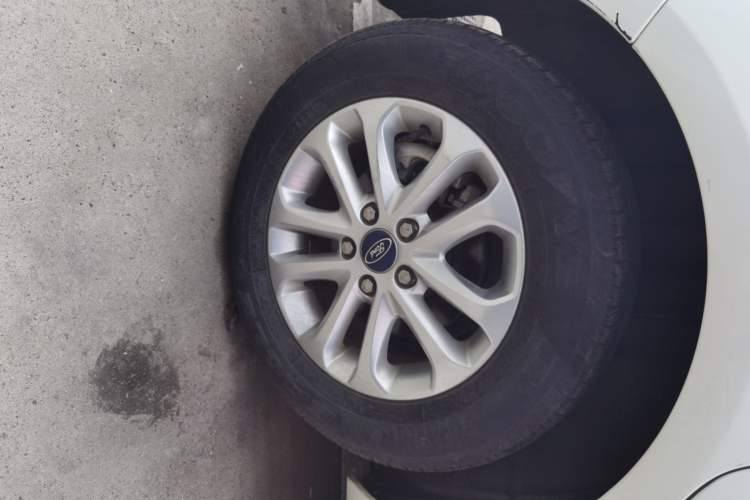 Used Ford Focus 2013 Hatchback Classic 1.8L Automatic Base Model
