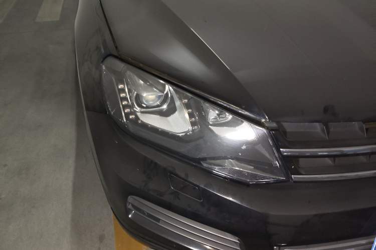 Used Volkswagen Touareg 2011 3.0 TSI Comfort Version
