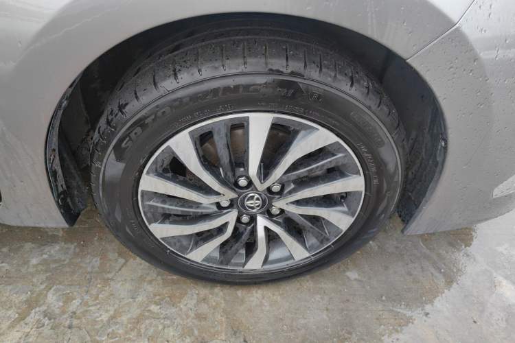Used Toyota Corolla 2017 Revised Dual-Engine 1.8L E-CVT Elite Edition Right Front Wheel Hub