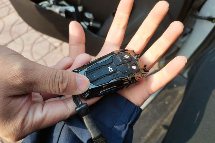 Used CHANGAN Hunter 2024 Warrior Edition Luxury Model Dual-Motor All-Wheel Drive Standard Box