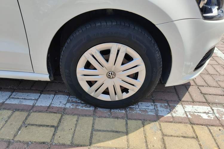 Used Volkswagen Polo 2016 1.4L Automatic Trendy Model Right Front Wheel Hub