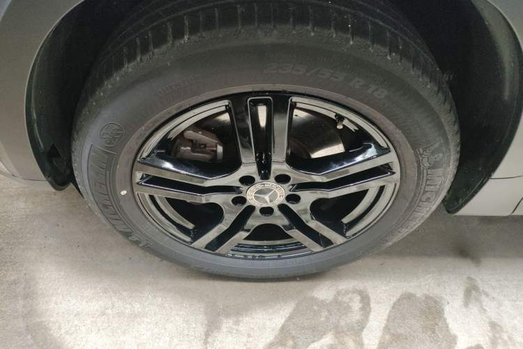 Used Mercedes-Benz GLB 2023 GLB 220 Sport Edition Left Front Wheel Hub