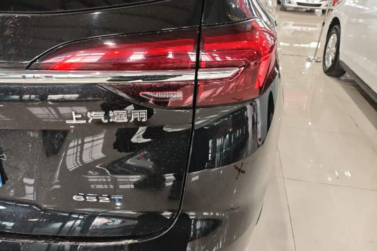 Used Buick Envision 2022 Encore Plus 652T Five-Seat Luxury Model
