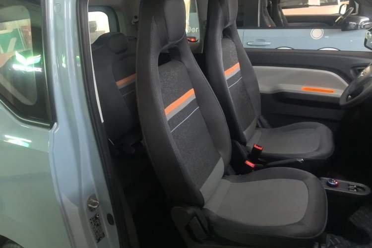 Used Wuling Hongguang MINIEV 2020 Freedom Version Lithium Iron Phosphate Right Front Seat