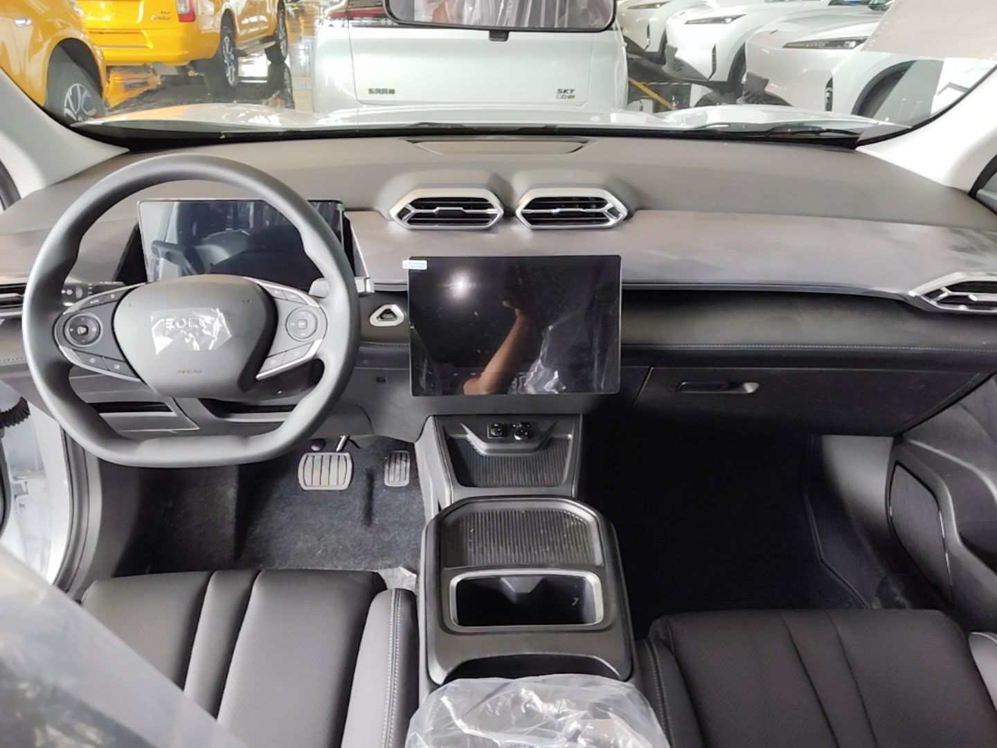 Dongfeng Aeolus SKY EV01 2025 530 km AIR Elite Edition — снимка 12