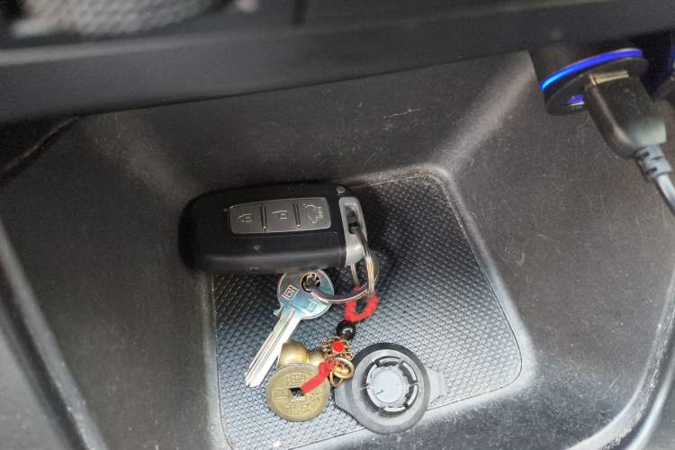 Used Kia Sorento 2009 2.4L Ultimate Edition Vehicle Key