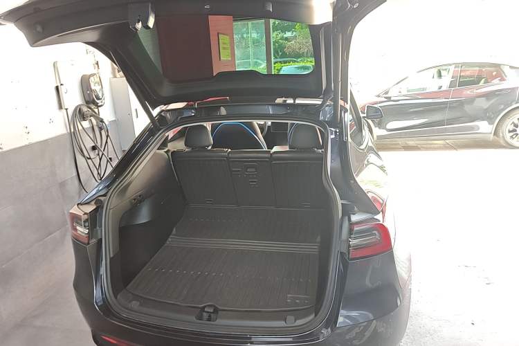 Used Tesla Model Y 2024 Rear-Wheel-Drive Version