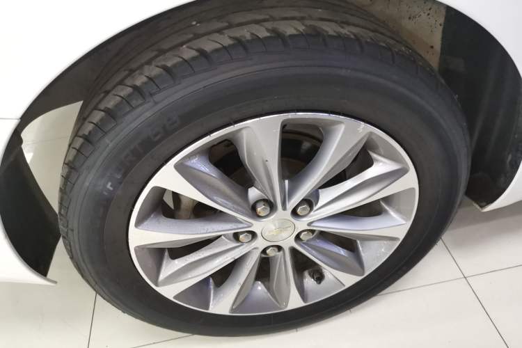 Used Chevrolet Monza 2022 320 Automatic Enjoyment Sunroof Version Right Rear Wheel Hub