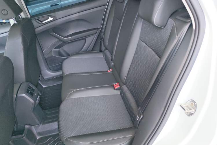 Used Volkswagen Tacqua 2021 1.5L Automatic Yue Zhi Lian Edition Left Rear Seat