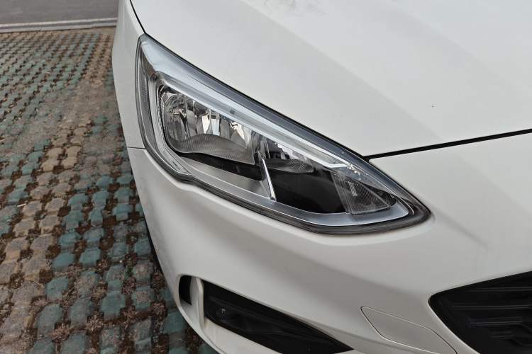 Used Ford Focus 2020 Sedan 1.5L Automatic Sharp Edition