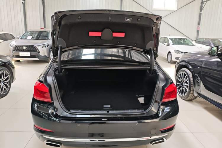 Used BMW 5 Series New Energy 2019 530Le Luxury Package Trunk
