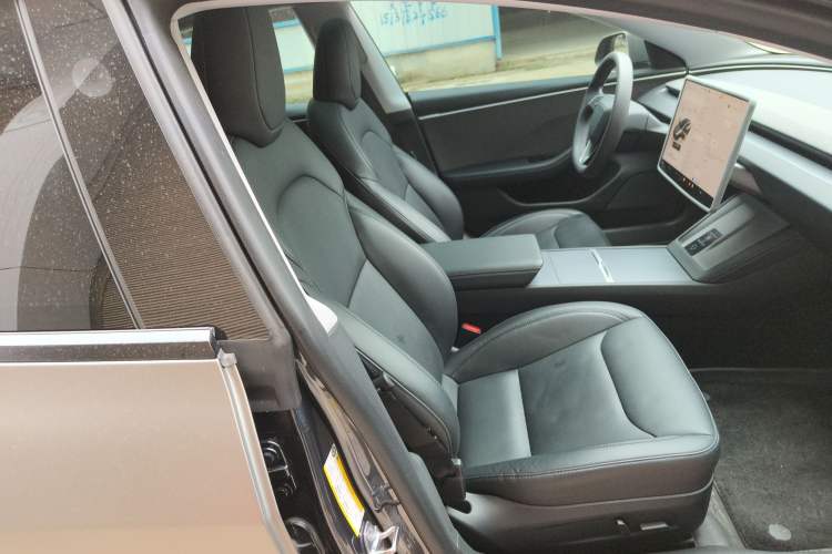 Used Tesla Model 3 2023 Rear-Wheel-Drive Version
