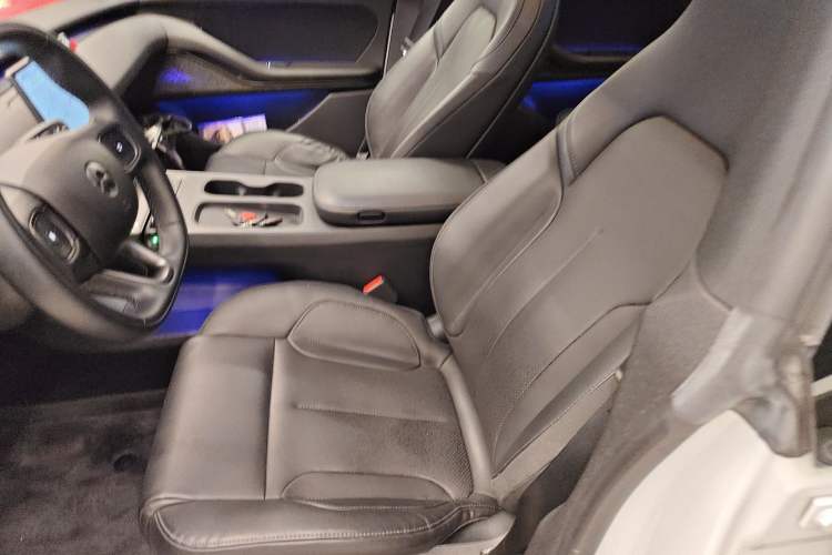 Used Nio ET5 2022 75 kWh Left Front Seat