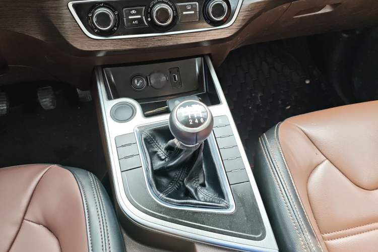 Used FORTHING Joyear X6 2017 Enjoy Series 1.5T Manual Luxury Model
