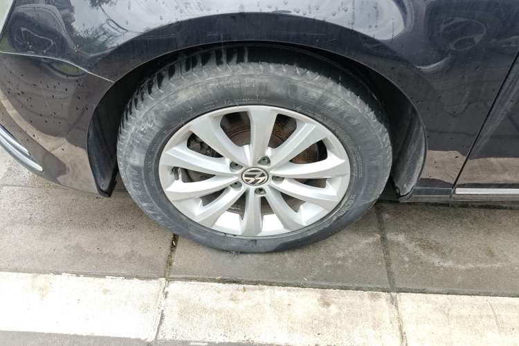 Used Volkswagen Magotan 2013 1.8TSI Luxury Model Left Front Wheel Hub