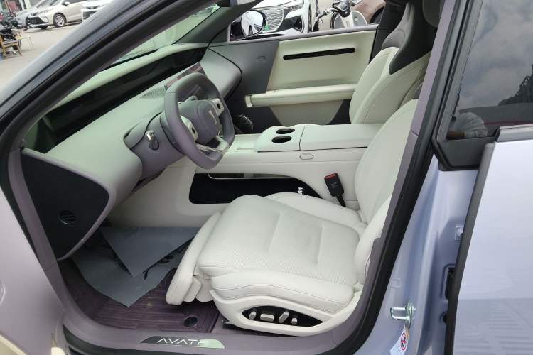 Used Avatr 06 2025 Max Extended-Range Edition Left Front Seat