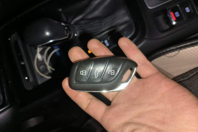 Used Roewe i5 2019 20T Automatic Intelligent Connectivity Super-Power Supreme Edition Vehicle Key