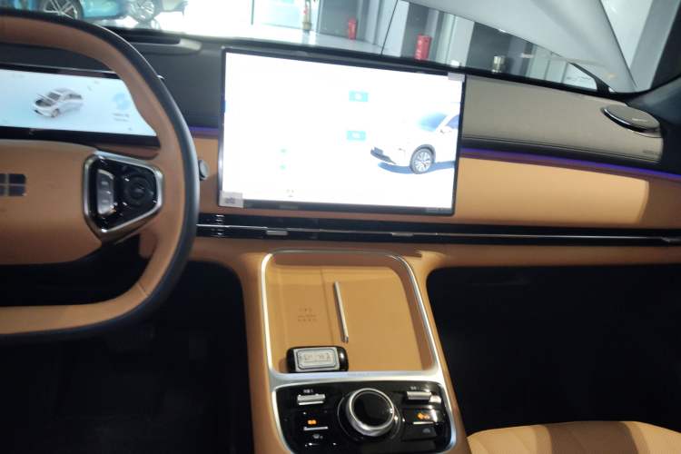 Used Geely Galaxy Galaxy Xingjian 7 EM-i 2025 120km Flagship Edition
