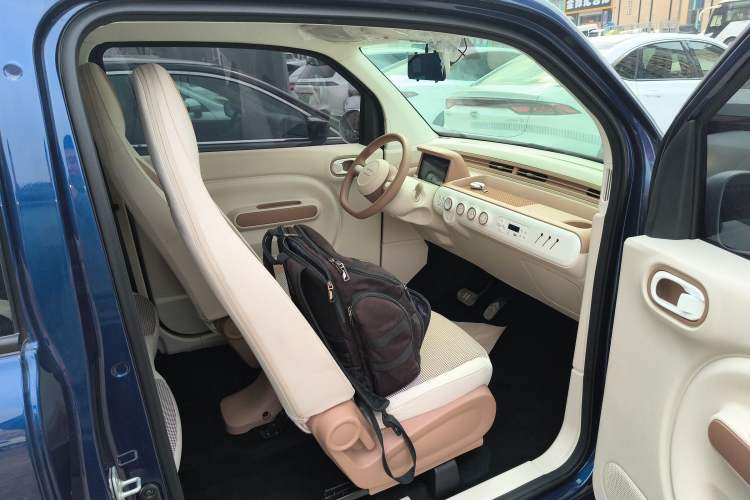 Used Bestune Pony 2026 222km Colorful Horse Right Front Seat