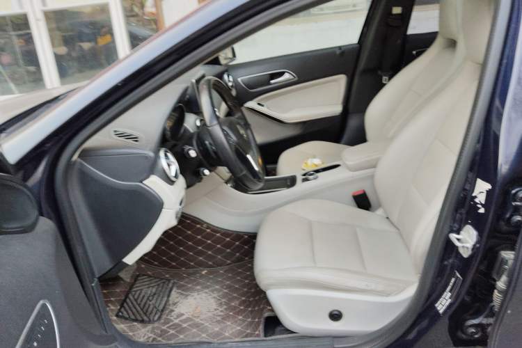 Used Mercedes-Benz GLA 2015 GLA 200 Fashion Model