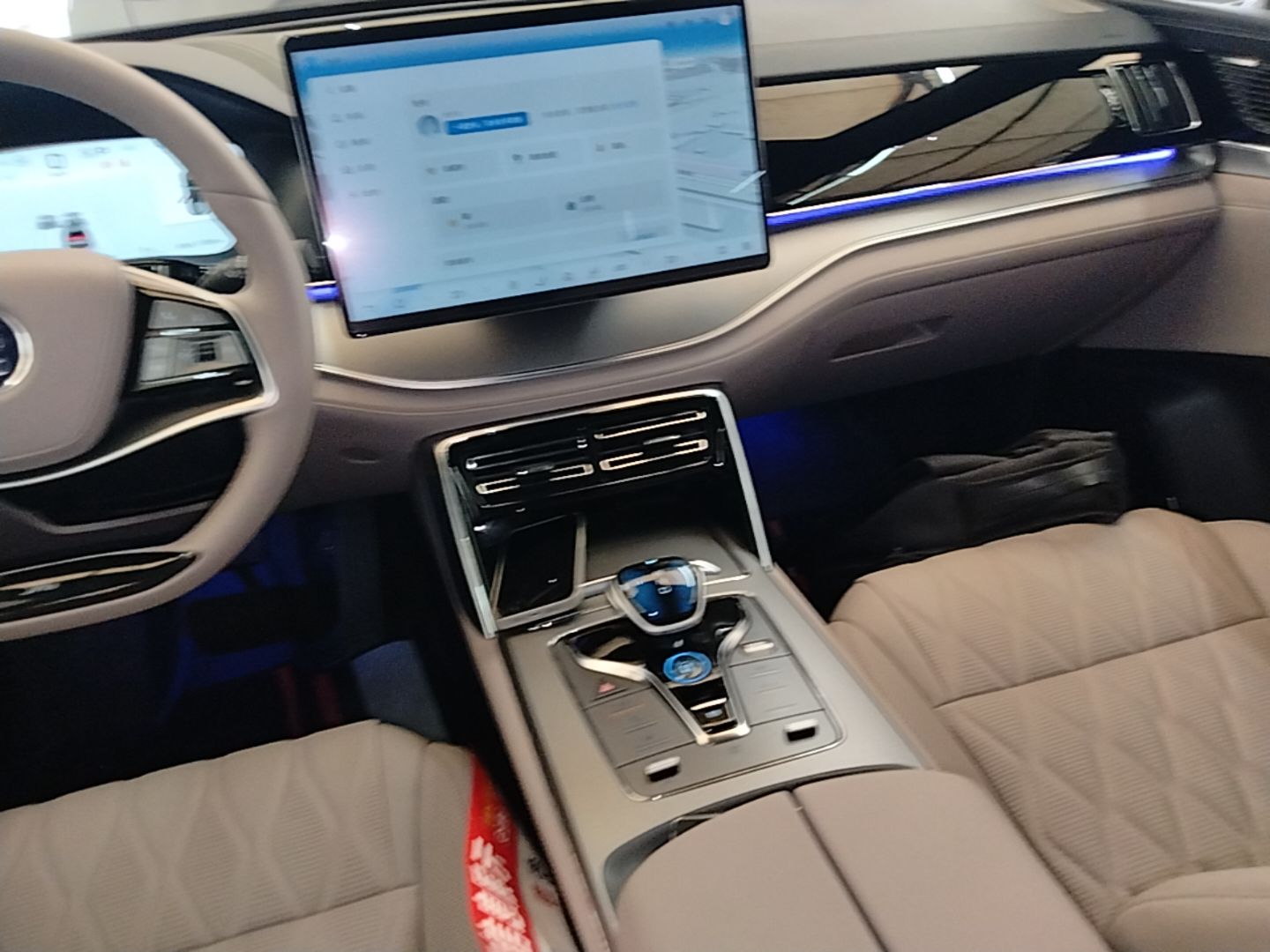 BYD Tang New Energy 2025 DM-i 115KM Prestige Model - Executive — снимка 15