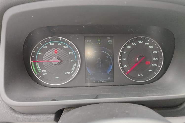 Used BYD Tang New Energy 2018 DM 2.0T All-Wheel Drive Smart Connect Advanced Model 7 Seats China V Emission Standard