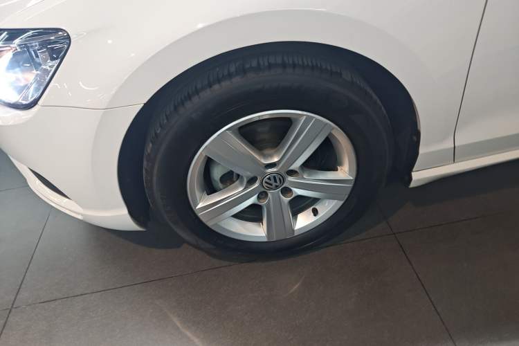 Used Volkswagen Lamando 2018 230TSI DSG Fashion Edition Left Front Wheel Hub