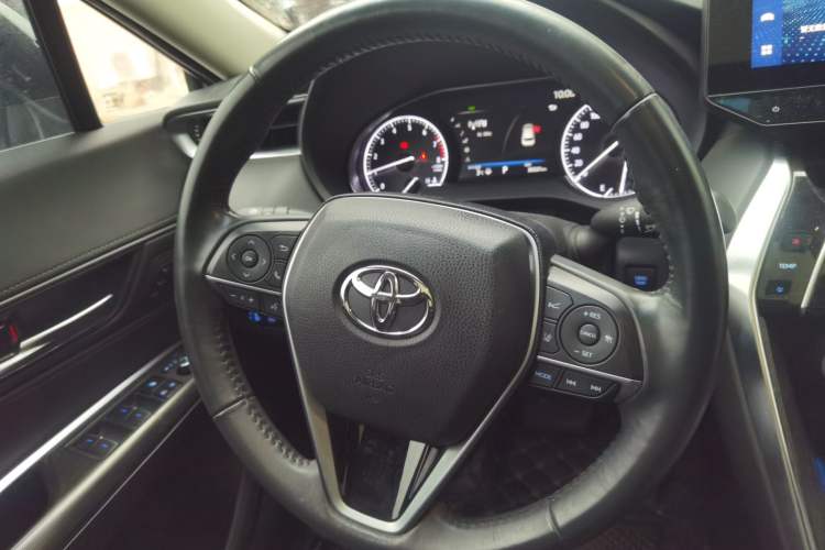 Used Toyota Harrier 2022 2.0L CVT Two-Wheel Drive Deluxe Edition