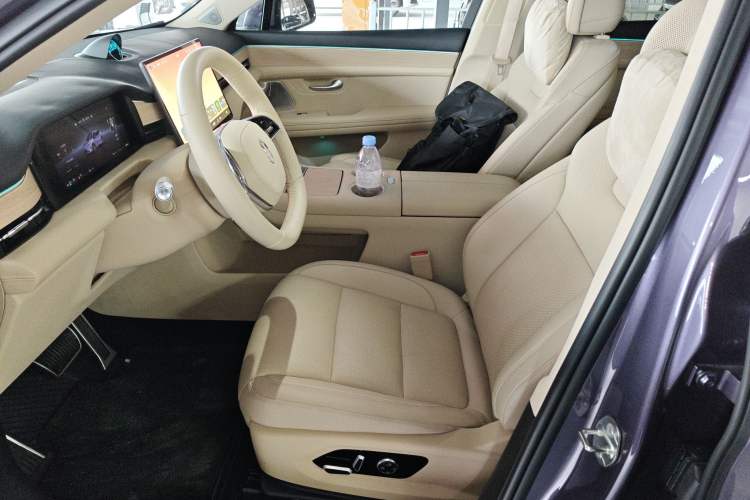 Used Hima AITO M5 2025 Extended-Range Ultra All-Wheel-Drive Version Left Front Seat