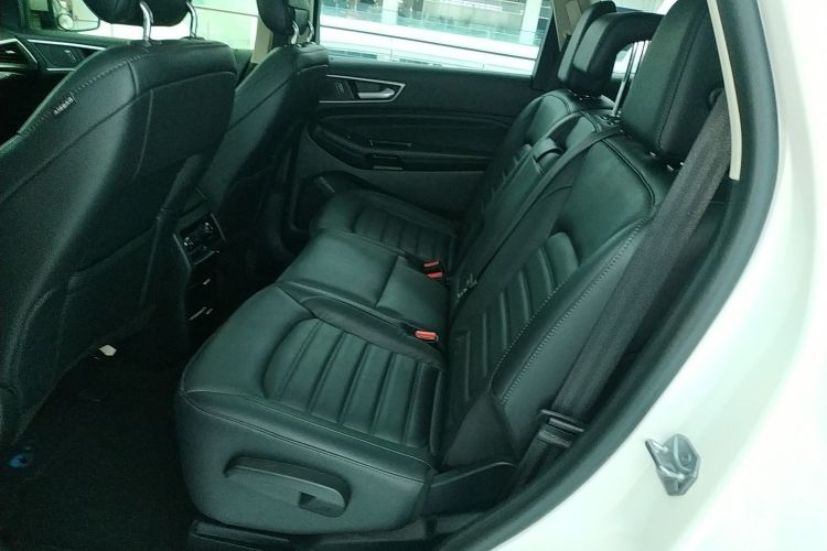 Used Ford Edge 2018 EcoBoost 245 Two-Wheel-Drive Titanium 7-Seater China VI Standard
