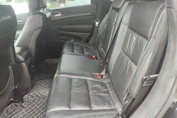 Used Jeep Grand Cherokee 2014 3.0TD Diesel Comfort Navigation Version Left Rear Seat