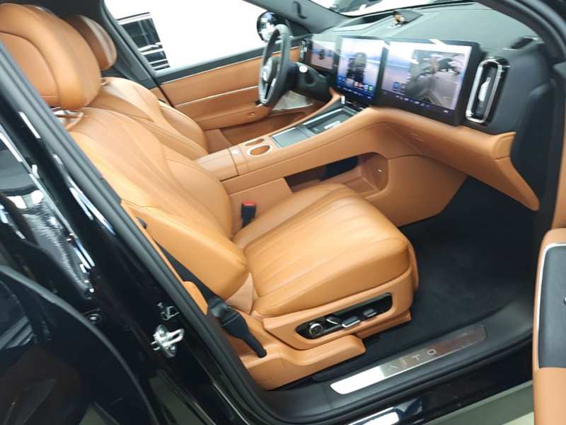 Used Hima AITO M8 2025 Extended-Range Max+ Version 53.4 kWh 6-Seater Edition — 24