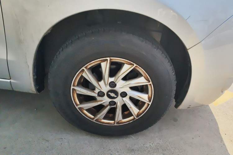 Used Chevrolet Sail 2013 Sedan 1.2L Manual Fashionable Happiness Edition Right Front Wheel Hub