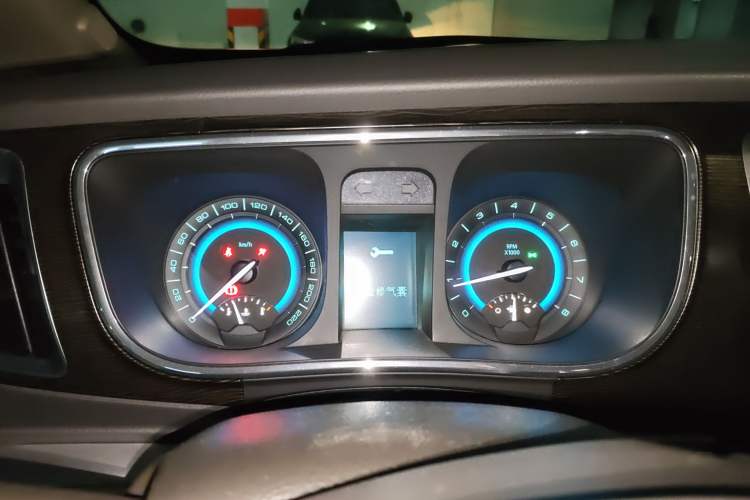 Used Buick GL8 2013 2.4L CT Luxury Business Comfort Edition
