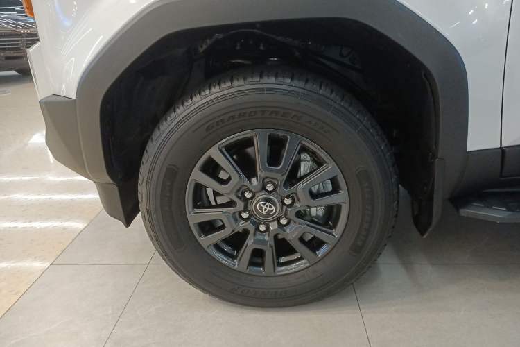 Used Toyota Prado 2024 2.4T All-Terrain TX Version 5 Seats Left Front Wheel Hub