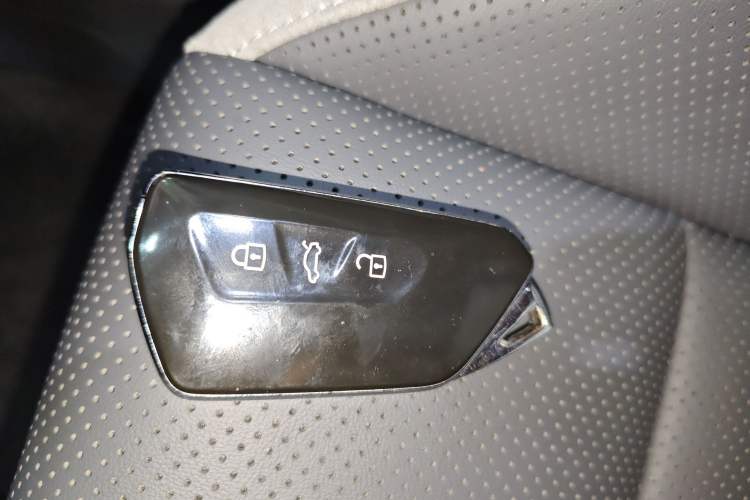 Used Volkswagen ID.7 VIZZION 2024 PRO Model Vehicle Key